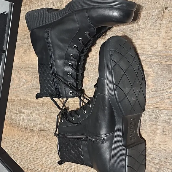 Munro Zippered Black Lace-Up Boots 8.5