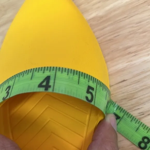 Native - NWT Audrey Groovy Yellow Pointed Toe Lightweight Flats Size 8