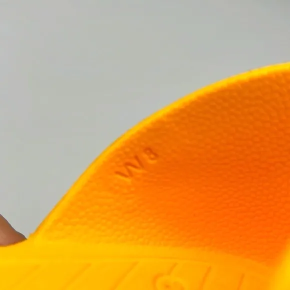 Native - NWT Audrey Groovy Yellow Pointed Toe Lightweight Flats Size 8