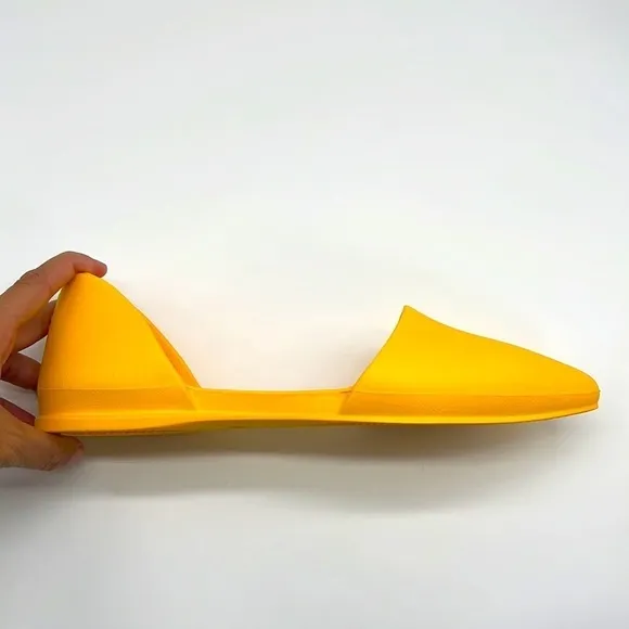 Native - NWT Audrey Groovy Yellow Pointed Toe Lightweight Flats Size 8