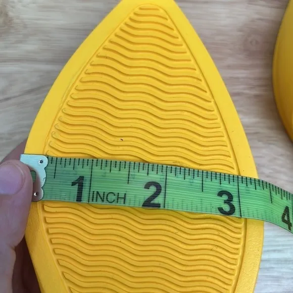Native - NWT Audrey Groovy Yellow Pointed Toe Lightweight Flats Size 8