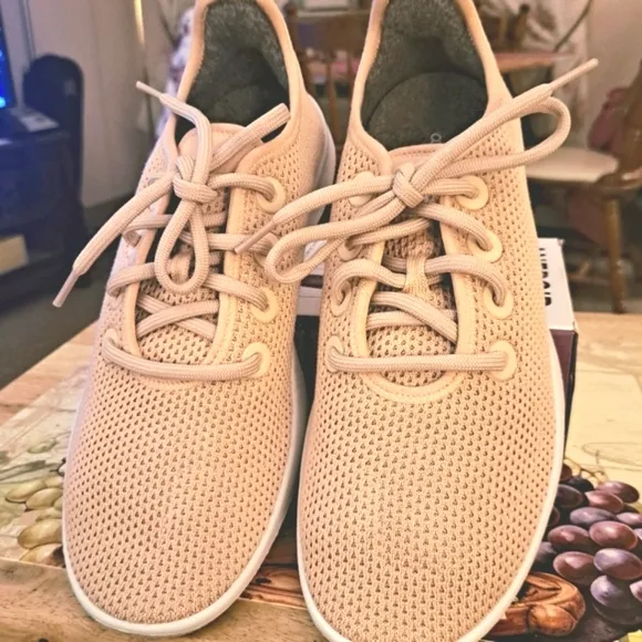 NEW Allbirds Tree Runners  Calm Taupe peach Lightweight Comfort Running Shoes 9