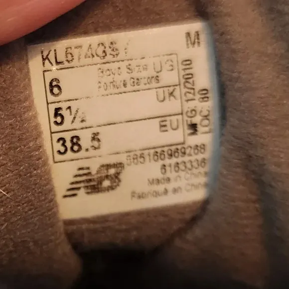 New Balance 574 Classic 2 Tone Grey Shoes Sneakers KL574 youth 6 Women's 7.5 US