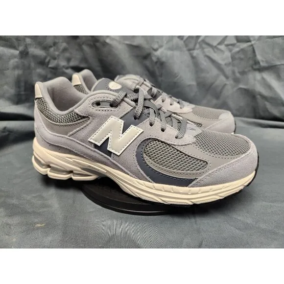 New Balance Boys 2002 Sneakers GC2002ST Suede Grey Size 6 NEW IN BOX!