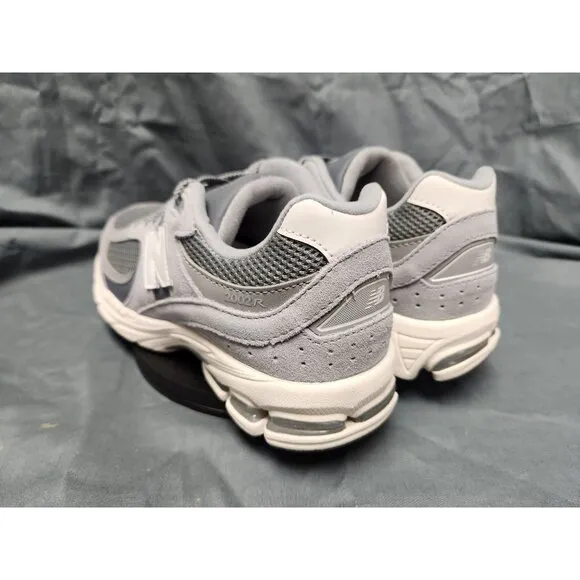 New Balance Boys 2002 Sneakers GC2002ST Suede Grey Size 6 NEW IN BOX!