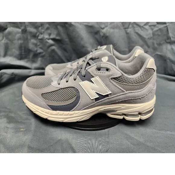 New Balance Boys 2002 Sneakers GC2002ST Suede Grey Size 6 NEW IN BOX!
