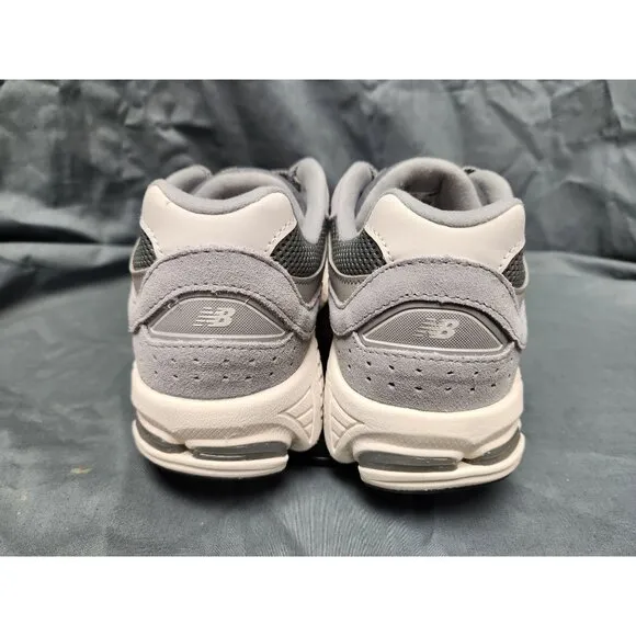 New Balance Boys 2002 Sneakers GC2002ST Suede Grey Size 6 NEW IN BOX!