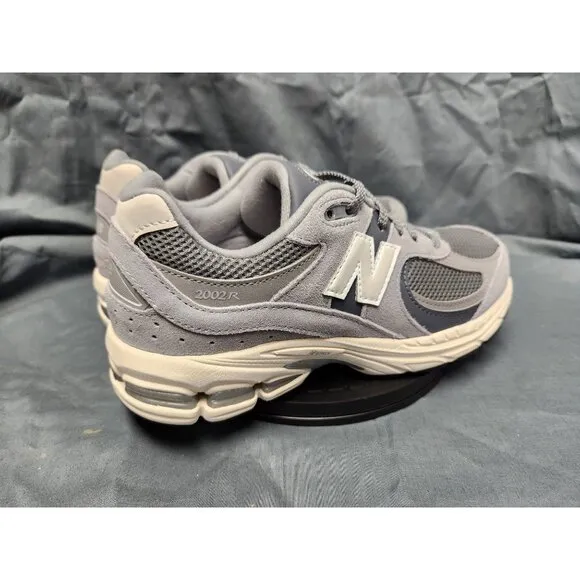 New Balance Boys 2002 Sneakers GC2002ST Suede Grey Size 6 NEW IN BOX!