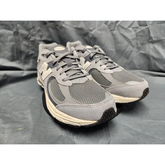 New Balance Boys 2002 Sneakers GC2002ST Suede Grey Size 6 NEW IN BOX!