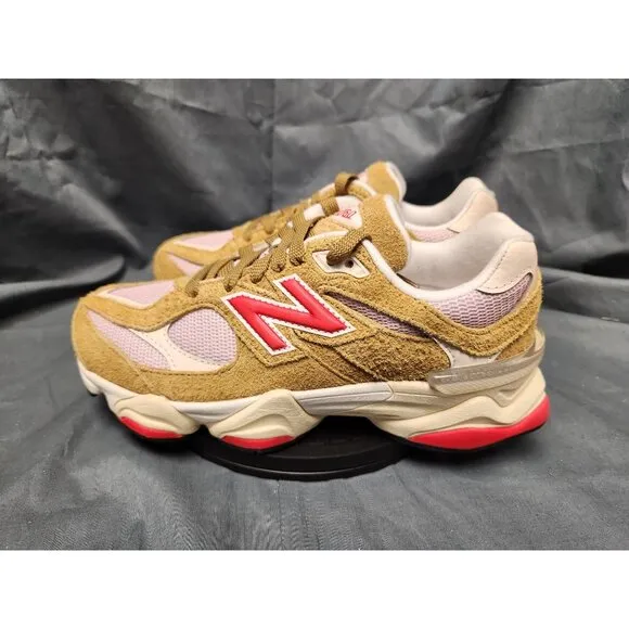 New Balance Girls 9060 Sneakers GC9060VD Beige Pink Size 4 NEW NO BOX!