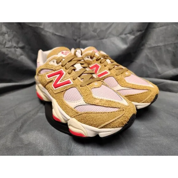 New Balance Girls 9060 Sneakers GC9060VD Beige Pink Size 4 NEW NO BOX!