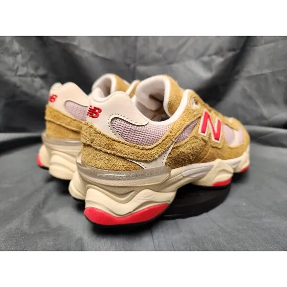 New Balance Girls 9060 Sneakers GC9060VD Beige Pink Size 4 NEW NO BOX!