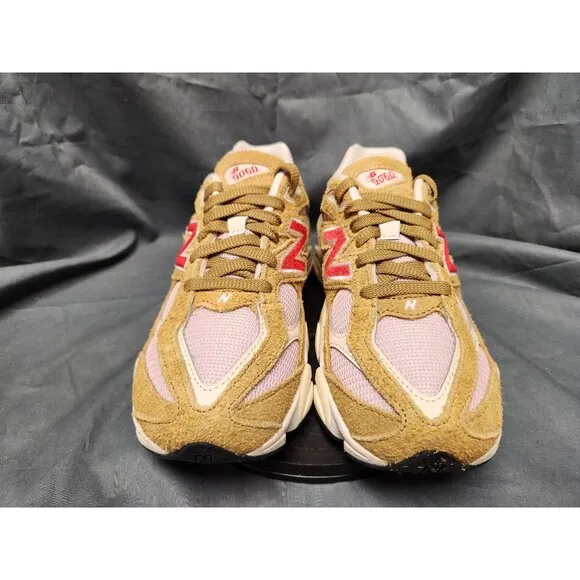 New Balance Girls 9060 Sneakers GC9060VD Beige Pink Size 4 NEW NO BOX!
