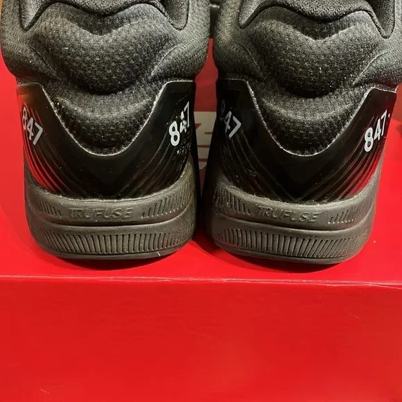 New Balance Lace Up Black Boxed Athletic Walking Shoes 847 Sz 13 MW847CB4