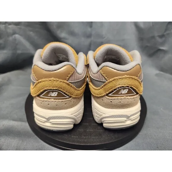 New Balance Toddlers 2002 Sneakers IC2002CE Lace Up Beige Size 9 NEW IN BOX!