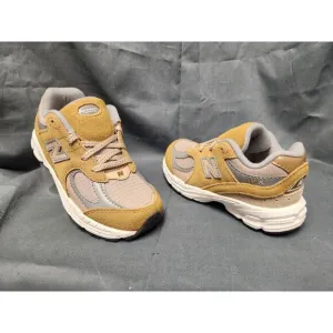 New Balance Toddlers 2002 Sneakers IC2002CE Lace Up Beige Size 9 NEW IN BOX!