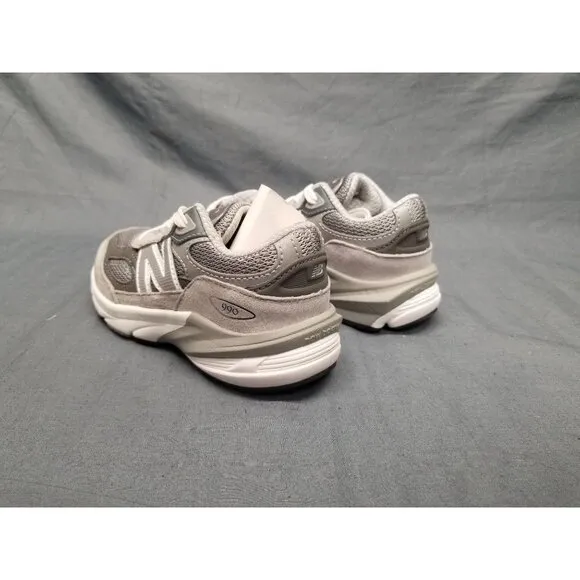 New Balance Toddler's 990 V6 (TD) Sneakers Lace Up Gray Size 8 NEW IN BOX!