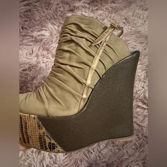 New Baldan Brown and Tan Leather Suede Peep Toe Sandal Wedges Size 38
