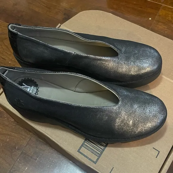 New Beso Wedge ShoeLeather Shoe (ID: A158265)Designed by Fly London size 40