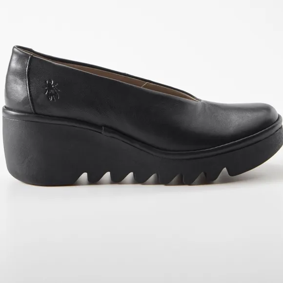 New Beso Wedge ShoeLeather Shoe (ID: A158265)Designed by Fly London size 40