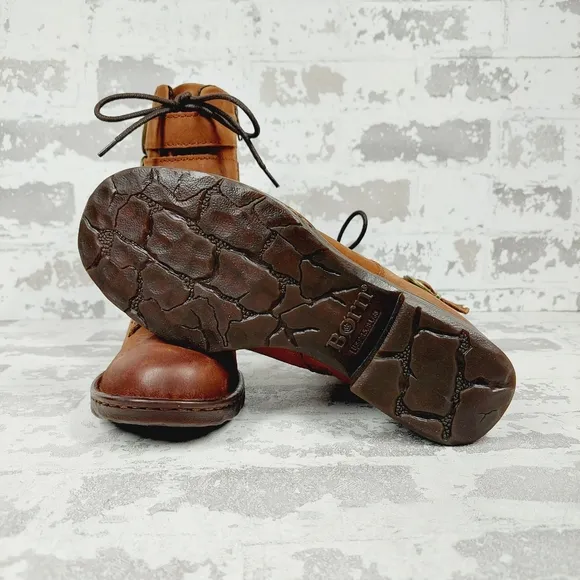 New BORN Camryn Lace-up Boot In Brown Leather C588