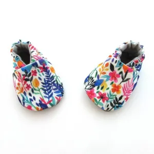 NEW CABOOTIES baby spring floral moccasins in white multi