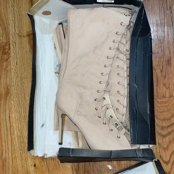 NEW Cape Robin Olga-yh-1 Suede Lace Up Thigh Boots Color NUDE 11