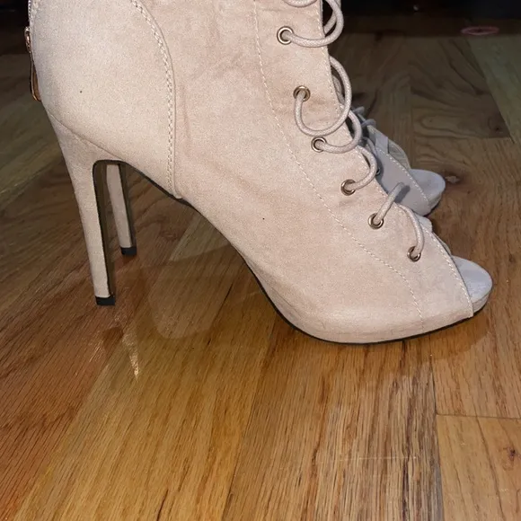 NEW Cape Robin Olga-yh-1 Suede Lace Up Thigh Boots Color NUDE 11