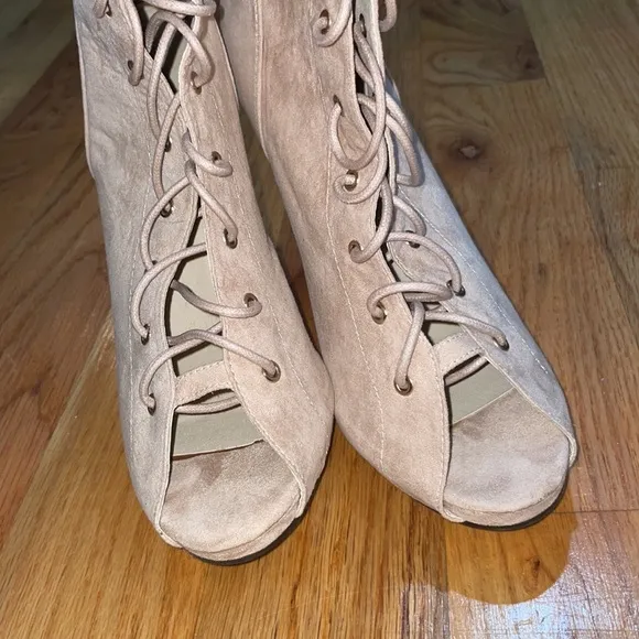 NEW Cape Robin Olga-yh-1 Suede Lace Up Thigh Boots Color NUDE 11