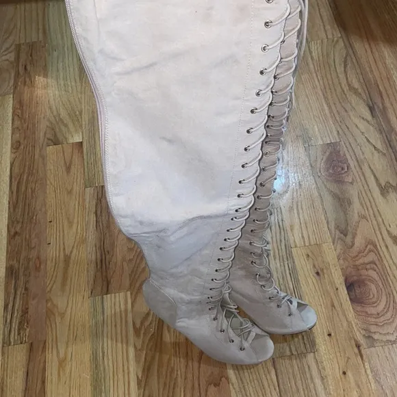 NEW Cape Robin Olga-yh-1 Suede Lace Up Thigh Boots Color NUDE 11
