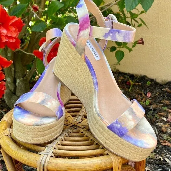 NEW CHELSEA &amp; VIOLET CV-HENNA OPEN TOE ANKLE STRAP TIE-DYE WEDGES 9.5