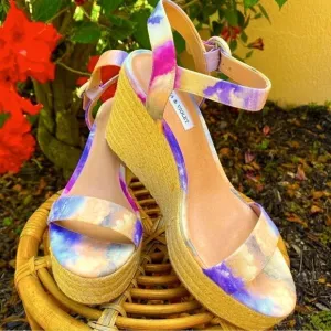 NEW CHELSEA &amp; VIOLET CV-HENNA OPEN TOE ANKLE STRAP TIE-DYE WEDGES 9.5