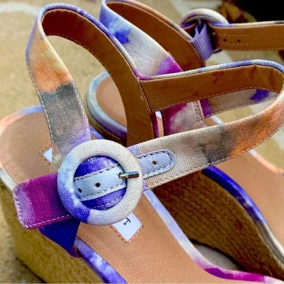 NEW CHELSEA &amp; VIOLET CV-HENNA OPEN TOE ANKLE STRAP TIE-DYE WEDGES 9.5