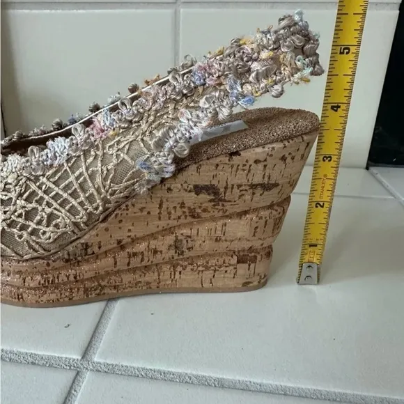New Designer Fernando Pensato Wedge Sandals with Flowers, size 37 (6.5 US)
