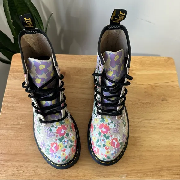 NEW Dr. Martens 1460 Floral Mash Up Leather Lace Up Boots