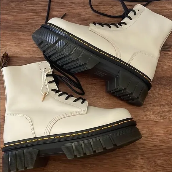 New Dr Martens Audrick Nappa Leather Platform Boots