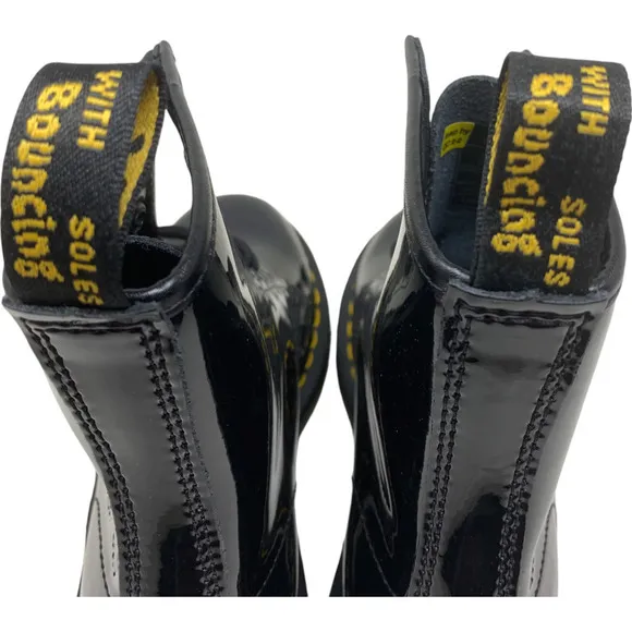 NEW Dr. Martens Women Sz 6 Docs Black Patent Leather Combat Boots Lamper 1460 W