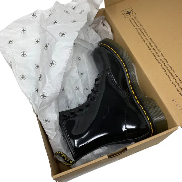 NEW Dr. Martens Women Sz 6 Docs Black Patent Leather Combat Boots Lamper 1460 W