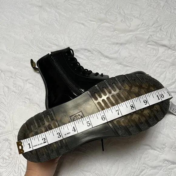NEW Dr Martens Zavala Patent Leather Boots Size 7