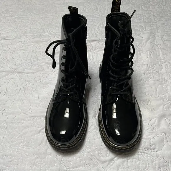 NEW Dr Martens Zavala Patent Leather Boots Size 7
