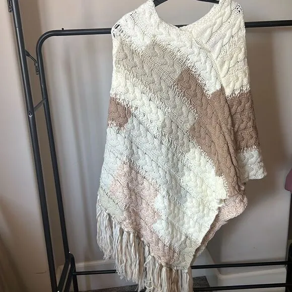 New Free People Revelry Cable Knit Fringe Poncho Pink and White