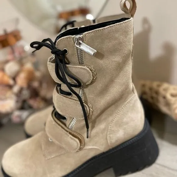 New Free People Emmett Lace up boots in latte suede size 9,5Retail $268