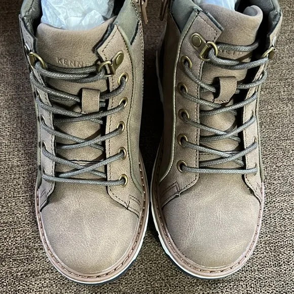 New Kenneth Cole - Andy Lace Up Boots Little Boys Size 12 in Tan