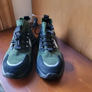 NEW Lightweight Safety Shoes - Size 38