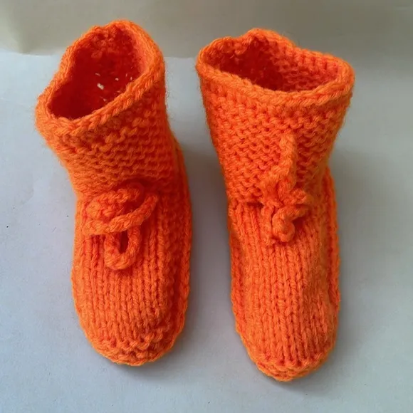 New multicolored/bright orange wool blend hand knitted shoes
