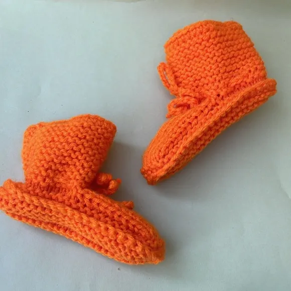 New multicolored/bright orange wool blend hand knitted shoes