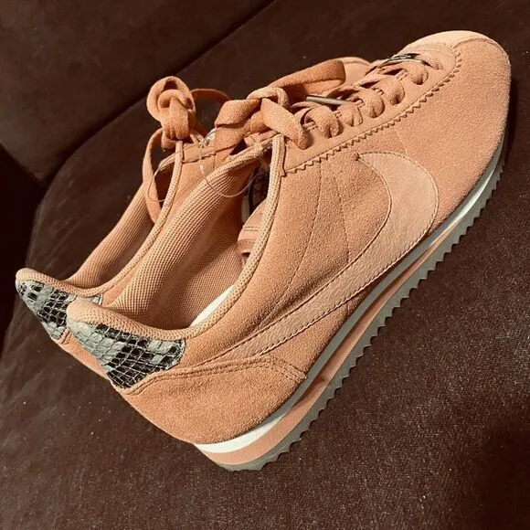 NEW Nike Classic Cortez ALC Womens Size 7.5 US Terra Blush Shoes Suede Sneakers