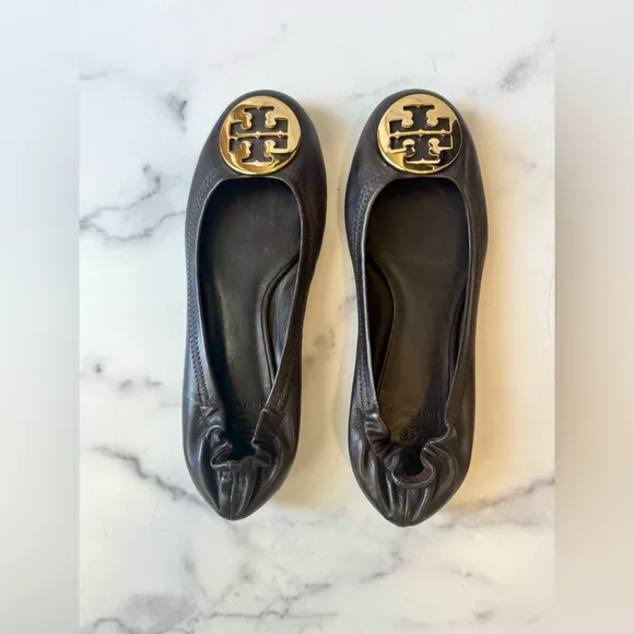 NEW Tory Burch Black Leather Ballet Flats with Gold Logo – Size 7.5