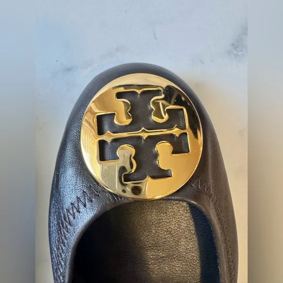 NEW Tory Burch Black Leather Ballet Flats with Gold Logo – Size 7.5