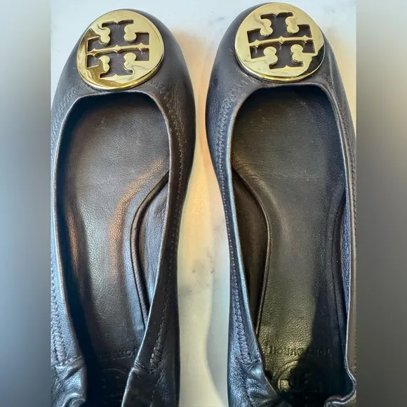 NEW Tory Burch Black Leather Ballet Flats with Gold Logo – Size 7.5